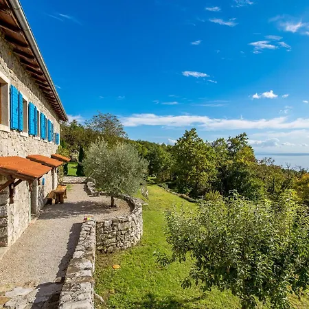 2 Bedroom Beautiful In Feriehus *