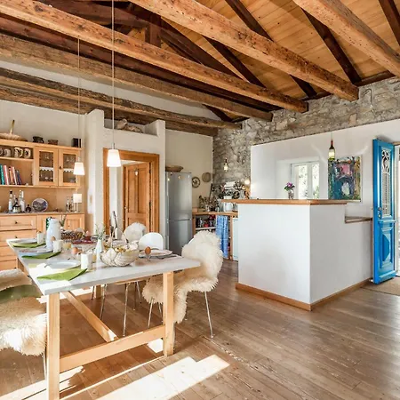 In With House A Panoramic View Holiday home Poljane