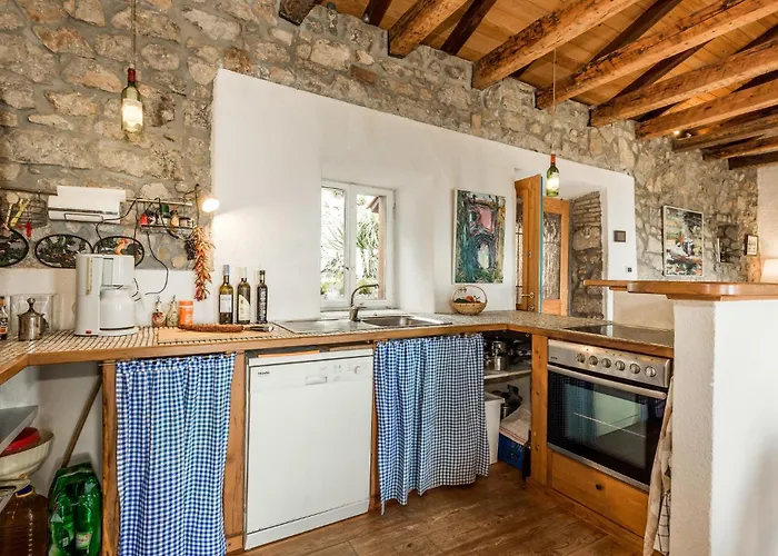 2 Bedroom Beautiful In * Poljane