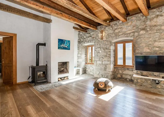 2 Bedroom Beautiful In